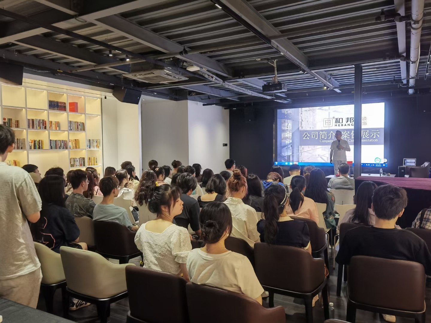 1738983994996856.jpg 1738983994996856.jpg